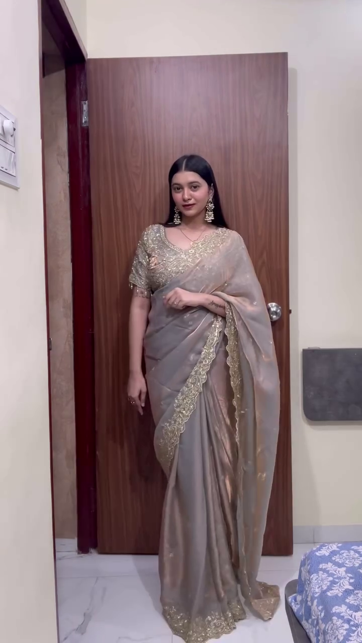 Radiant Festive Saree Elegance