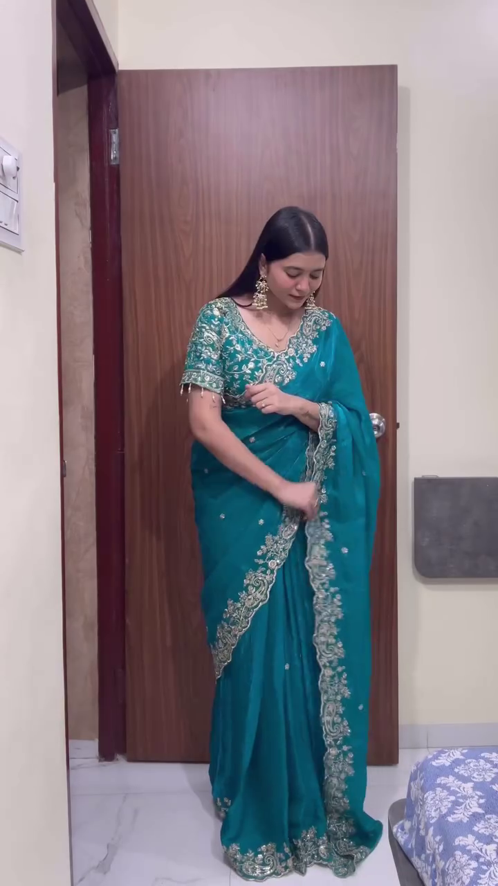 Radiant Festive Saree Elegance