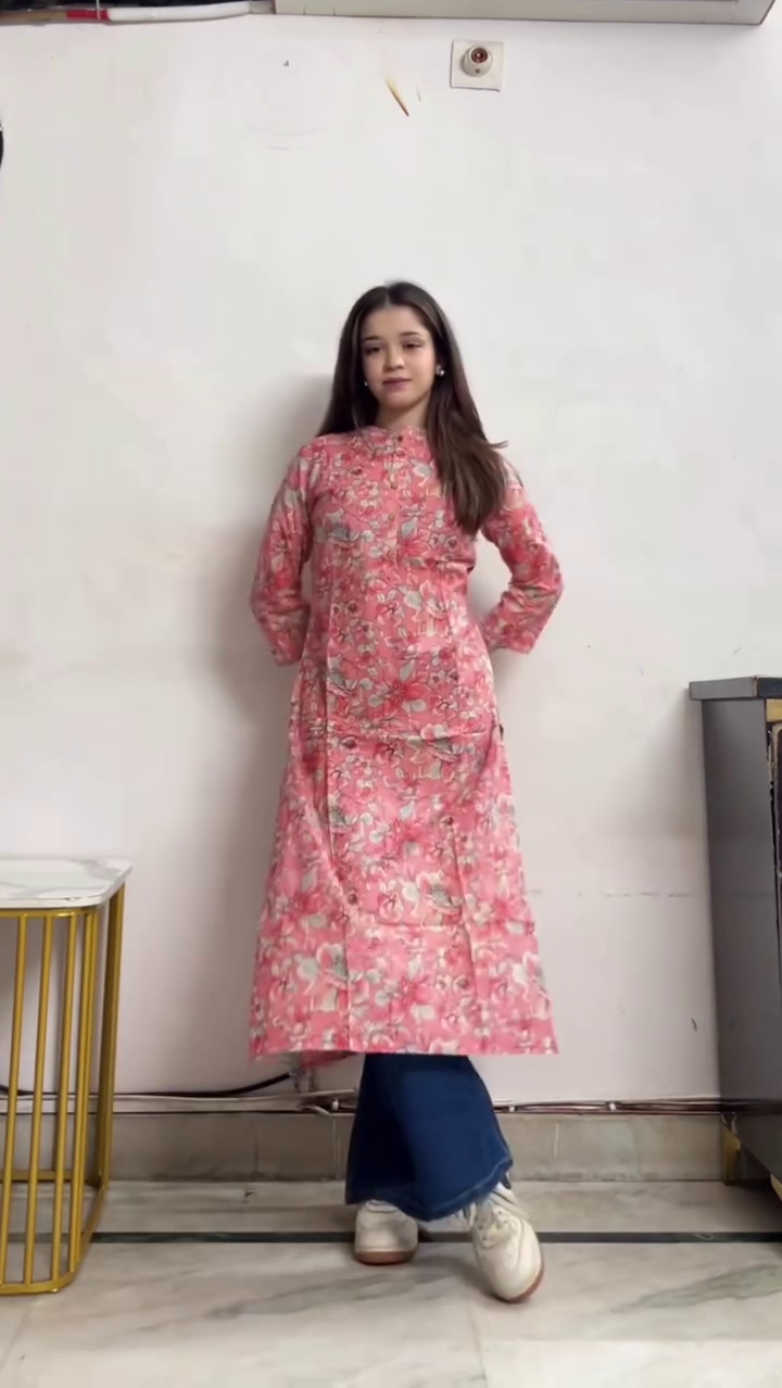 Elegant Paisley Print Kurta