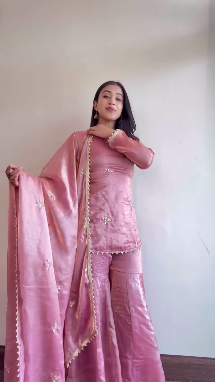 Elegant Ethnic Wear Set with Dupatta – Traditional Embroidered Festive Suit