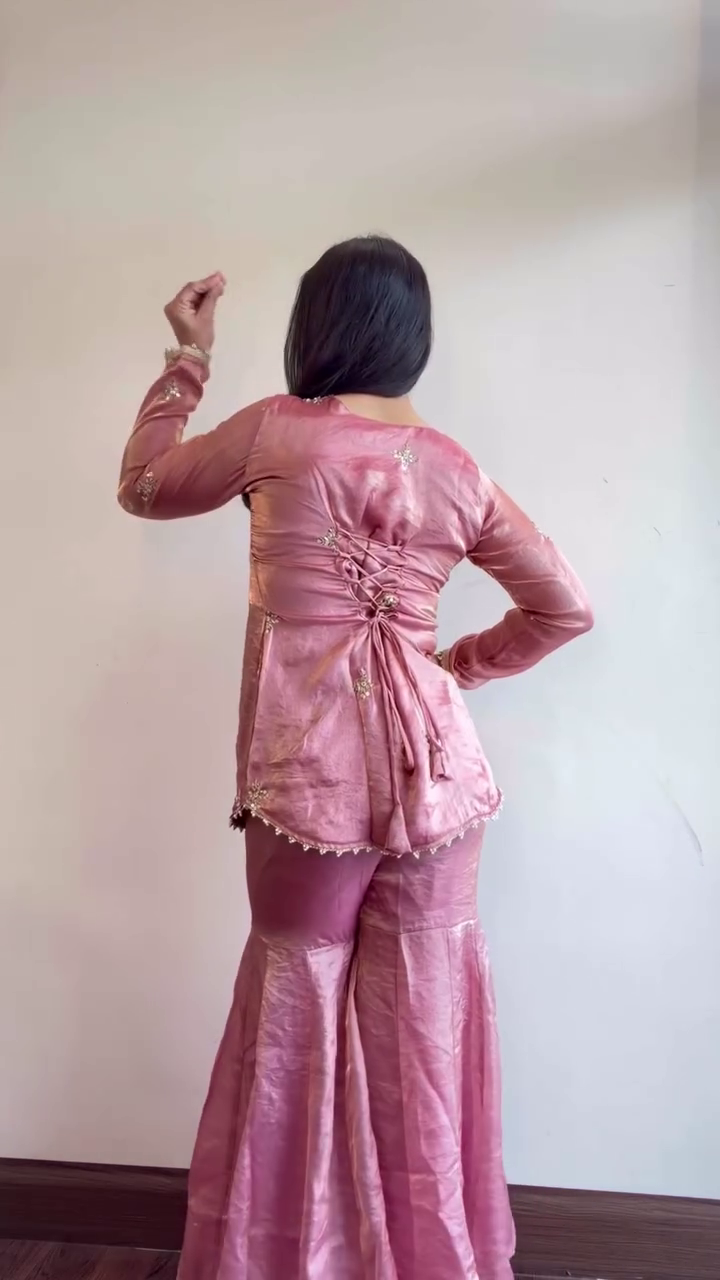 Elegant Ethnic Wear Set with Dupatta – Traditional Embroidered Festive Suit