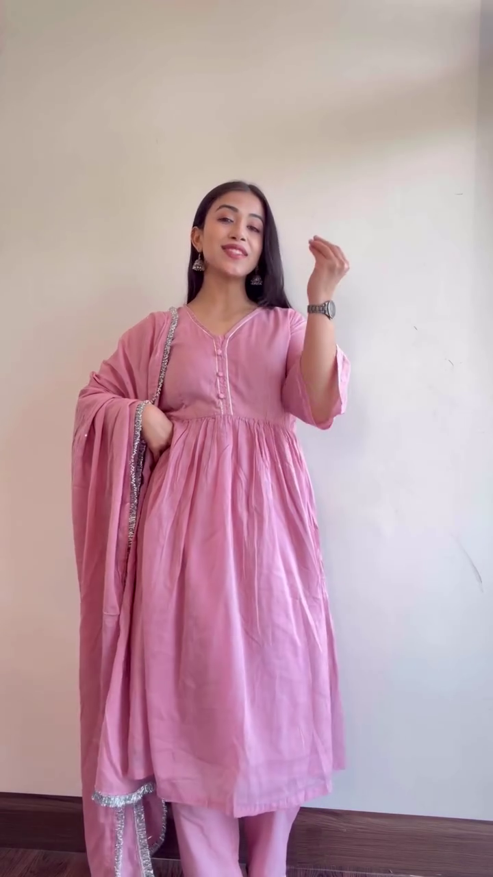 Elegant Ethnic Wear Set with Dupatta – Traditional Embroidered Festive Suit