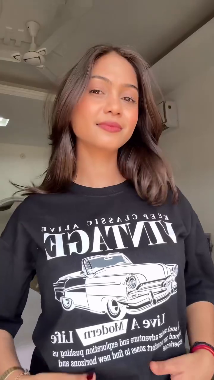 Trendy Oversized Graphic T-Shirt for Women – Casual Streetwear