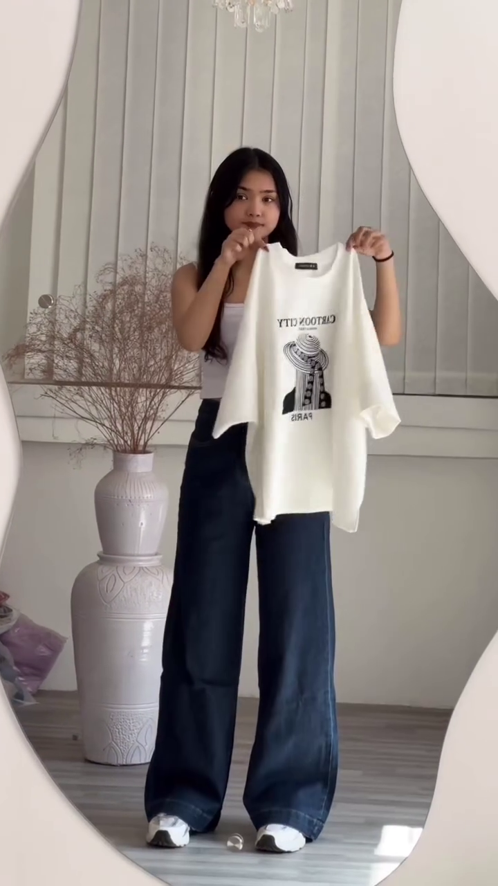 Women's Graphic Printed Oversized T-Shirt and Wide-Leg Denim Combo