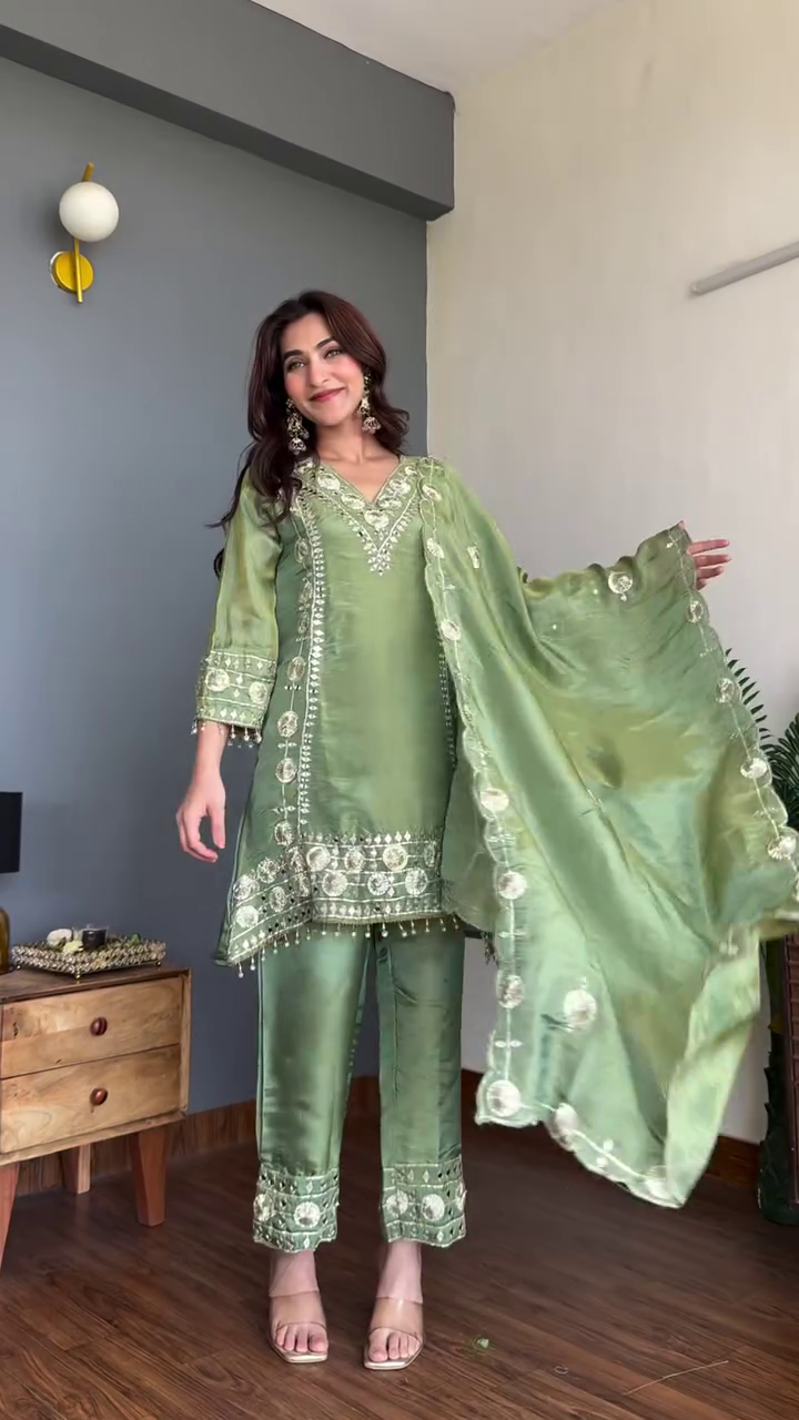 Elegant Women’s Festive Ethnic Wear Kurta Set with Dupatta